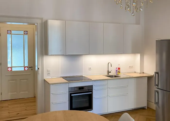 Stadtwohnung, Zentrale Lage, Stilvoll Vollmoebliert